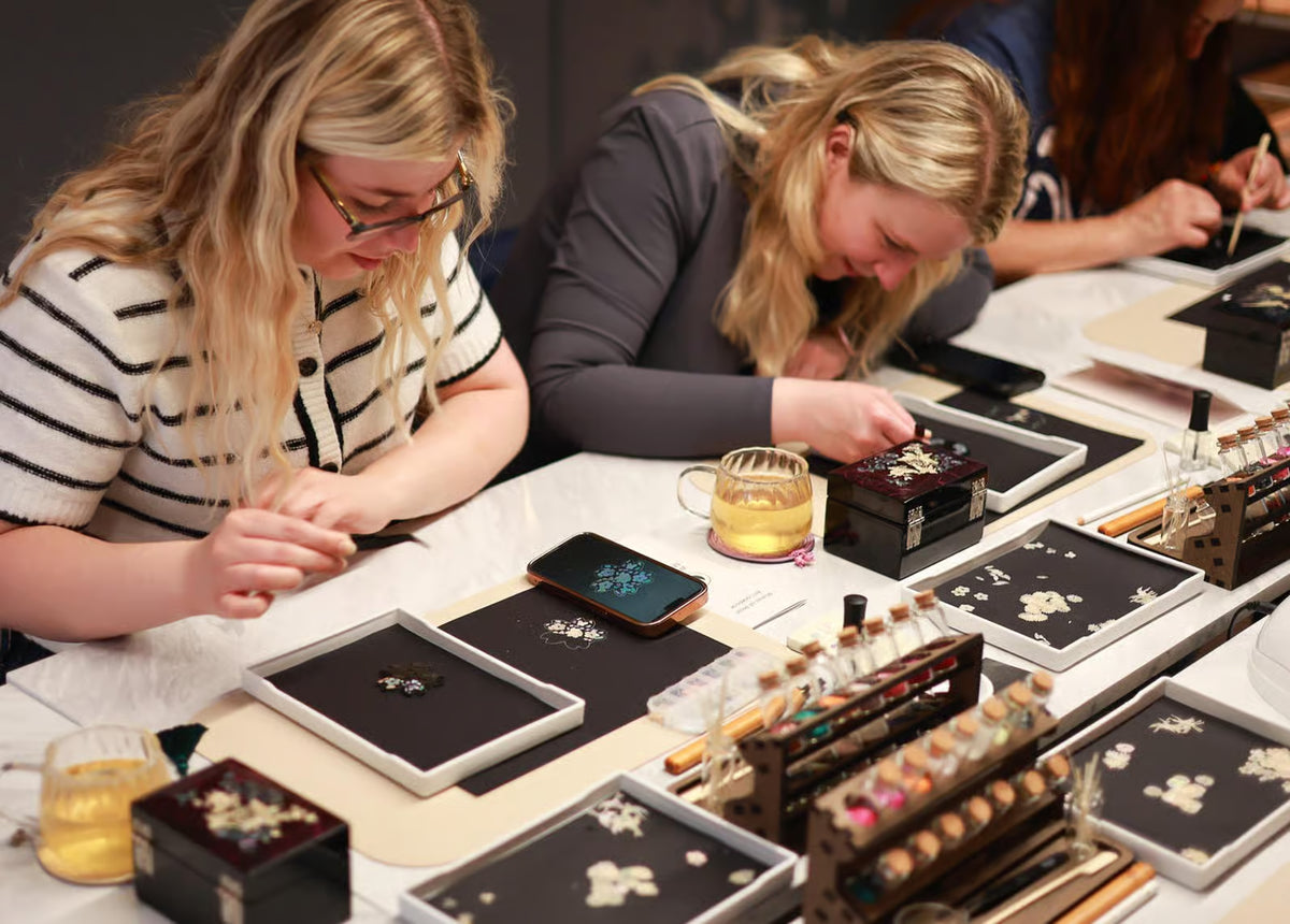 Seúl: Taller de artesanía de accesorios tradicionales de madreperla.